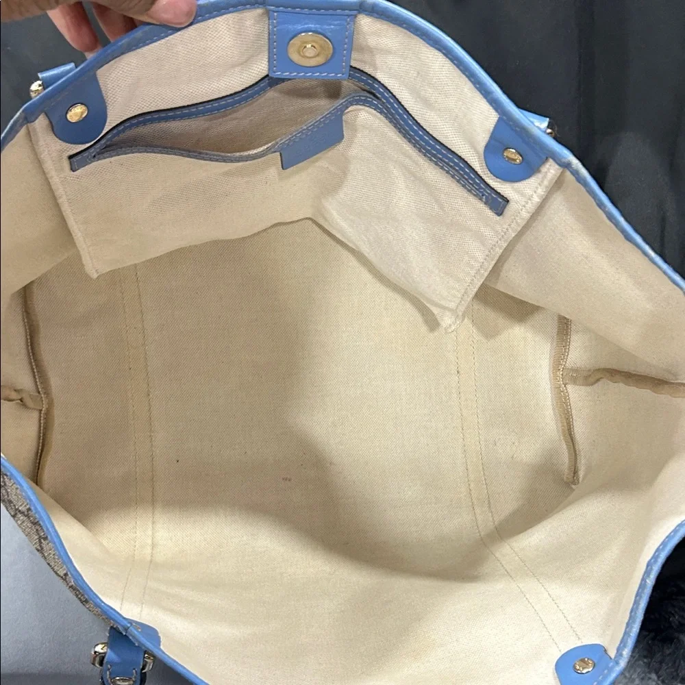 Gucci GG Supreme Joy tote bag featuring blue leather trim - Picture 5 of 13